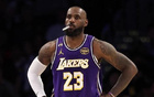 ESPN记者：湖人可能需要说服詹姆斯降薪续约，以帮助球队引援